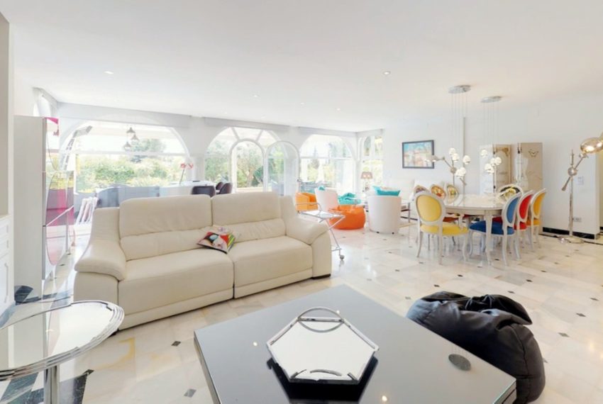 R4349356-Villa-For-Sale-Marbella-Detached-4-Beds-365-Built-13