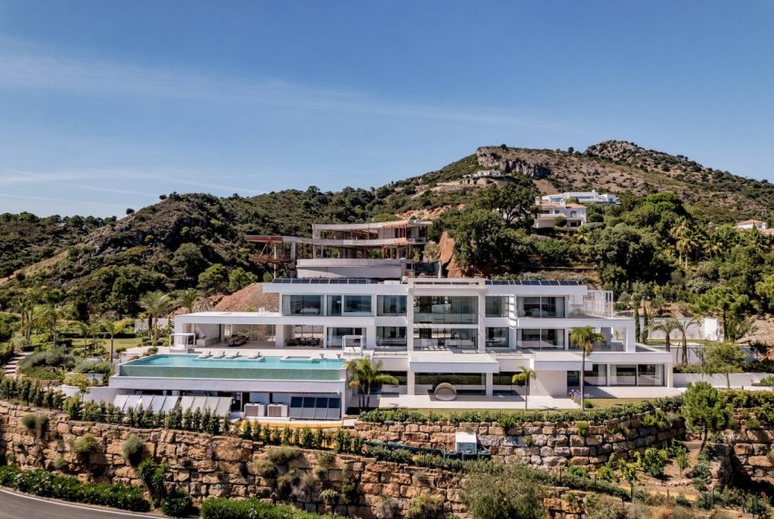 R4349665-Villa-For-Sale-Benahavis-Detached-7-Beds-1580-Built-9