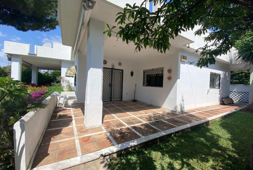 R4359949-Villa-For-Sale-Nagueles-Detached-5-Beds-470-Built-1