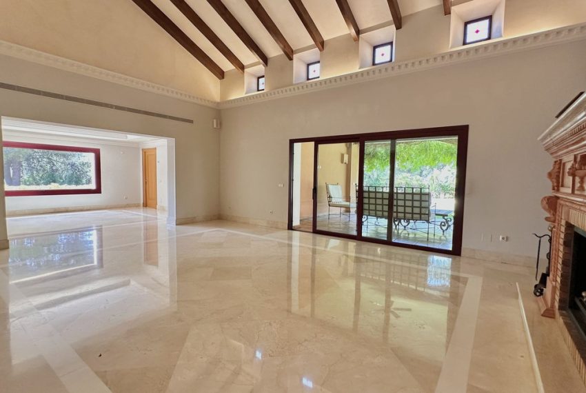 R4359958-Villa-For-Sale-The-Golden-Mile-Detached-5-Beds-991-Built-5