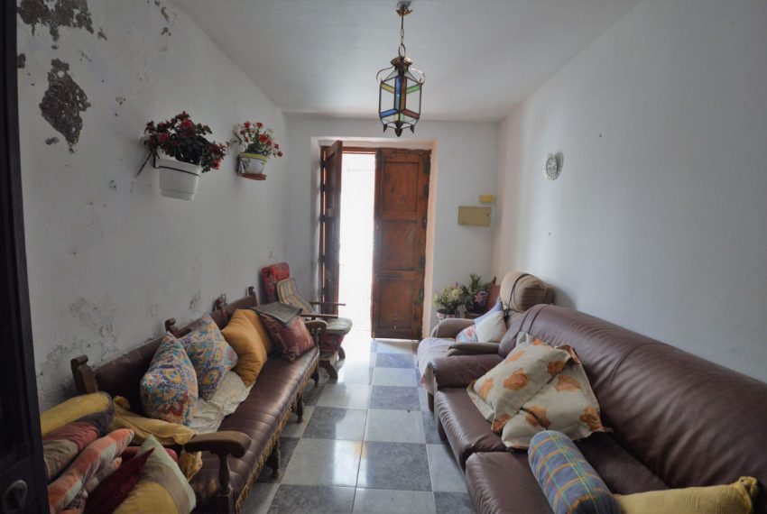 R4372549-Villa-For-Sale-Marbella-Semi-Detached-4-Beds-236-Built-8