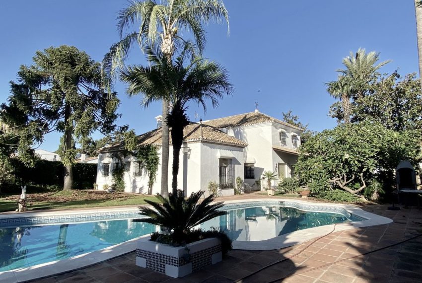 R4416052-Villa-For-Sale-Cortijo-Blanco-Detached-5-Beds-309-Built-2