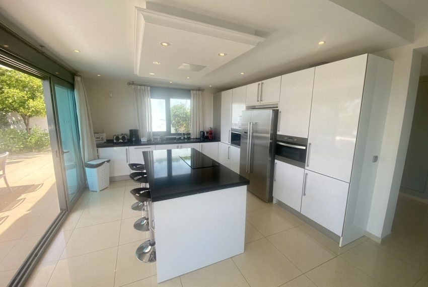 R4416784-Villa-For-Sale-Elviria-Detached-4-Beds-300-Built-5