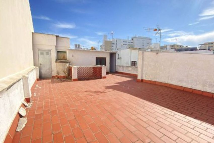 R4422289-Townhouse-For-Sale-Marbella-Terraced-12-Beds-256-Built