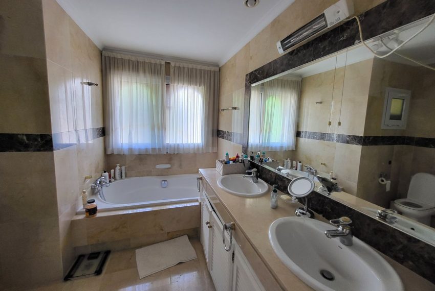 R4441837-Apartment-For-Sale-Elviria-Penthouse-3-Beds-280-Built-13