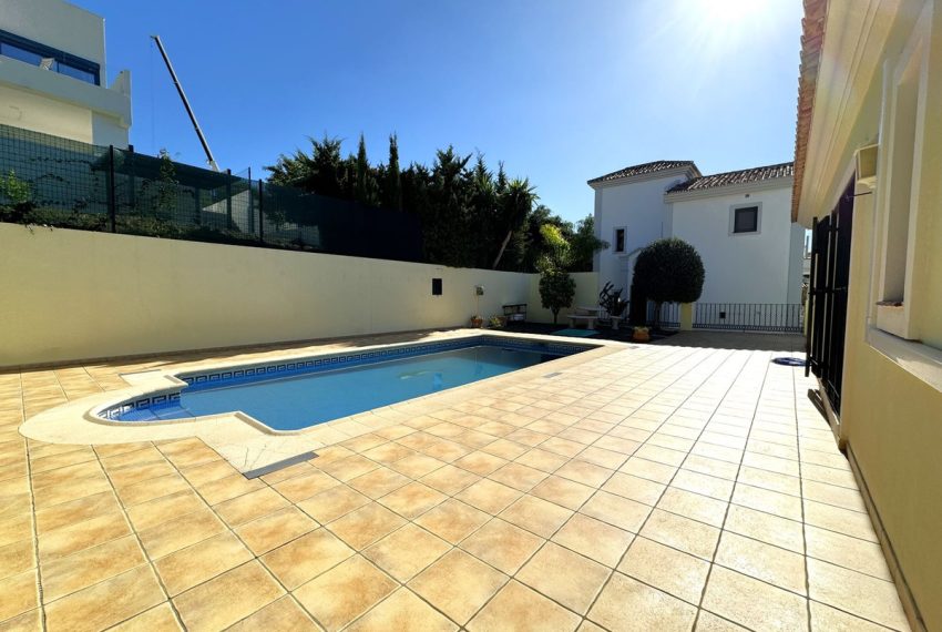 R4544410-Villa-For-Sale-Estepona-Detached-4-Beds-212-Built-13