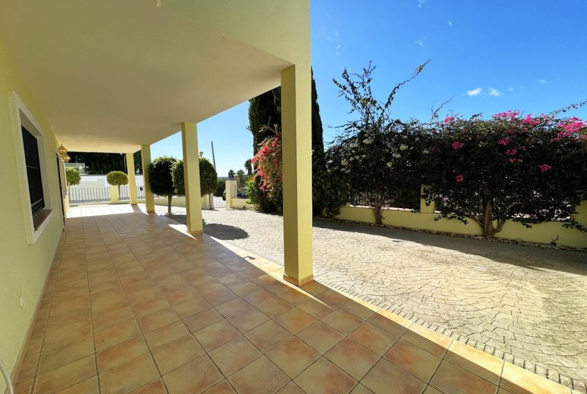 R4544410-Villa-For-Sale-Estepona-Detached-4-Beds-212-Built-9