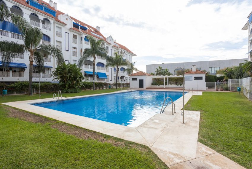 R4556398-Apartment-For-Sale-San-Pedro-de-Alcantara-Middle-Floor-3-Beds-92-Built