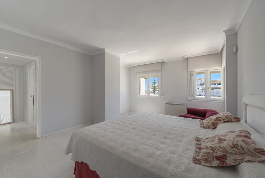 R4568056-Apartment-For-Sale-Puerto-Banus-Penthouse-Duplex-5-Beds-280-Built-17