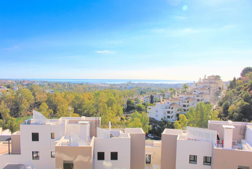 R4592050-Apartment-For-Sale-Nueva-Andalucia-Penthouse-Duplex-3-Beds-121-Built-3