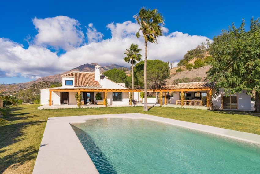 R4606189-Villa-For-Sale-Estepona-Finca-6-Beds-294-Built-3