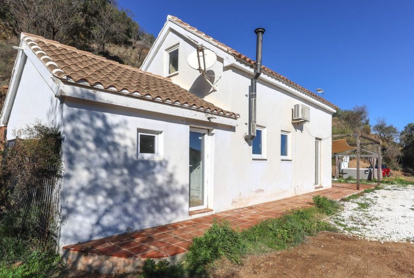 R4607833-Villa-For-Sale-Monda-Detached-3-Beds-102-Built