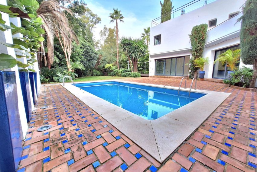 R4631518-Villa-For-Sale-Nueva-Andalucia-Detached-5-Beds-290-Built-8