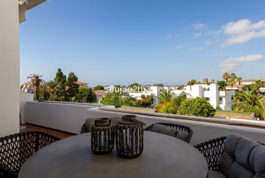 R4648237-Apartment-For-Sale-Nueva-Andalucia-Penthouse-3-Beds-143-Built-2