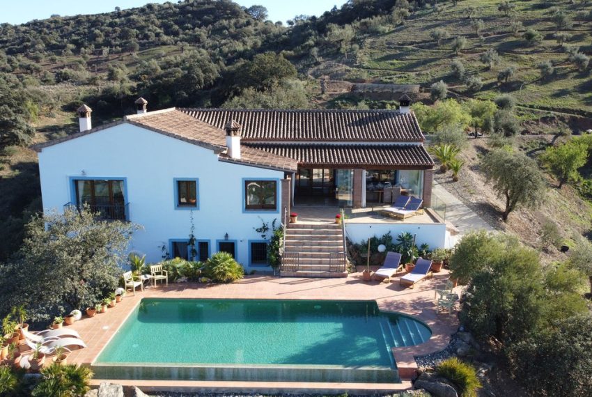 R4656955-Villa-For-Sale-Coin-Finca-4-Beds-480-Built-2