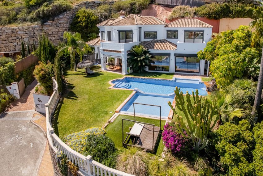 R4671130-Villa-For-Sale-Los-Almendros-Detached-5-Beds-550-Built-2