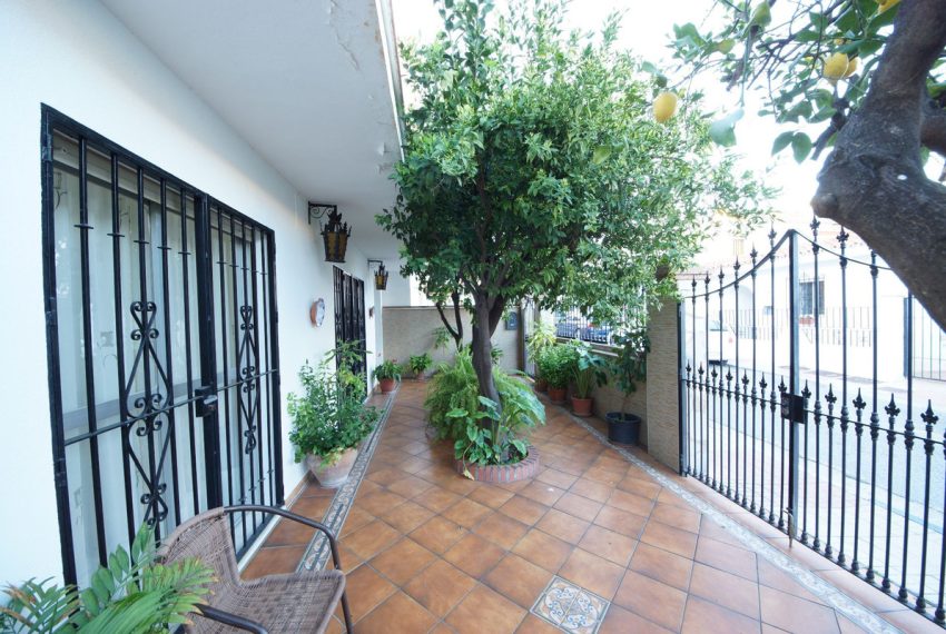 R4677145-Townhouse-For-Sale-San-Pedro-de-Alcantara-Terraced-6-Beds-227-Built