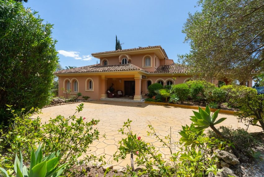 R4677538-Villa-For-Sale-Elviria-Detached-4-Beds-630-Built-2