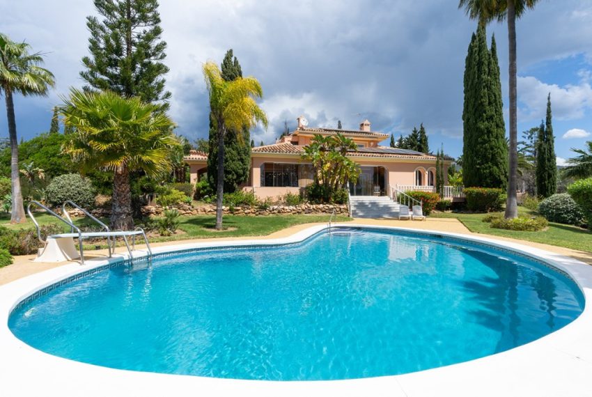 R4677538-Villa-For-Sale-Elviria-Detached-4-Beds-630-Built