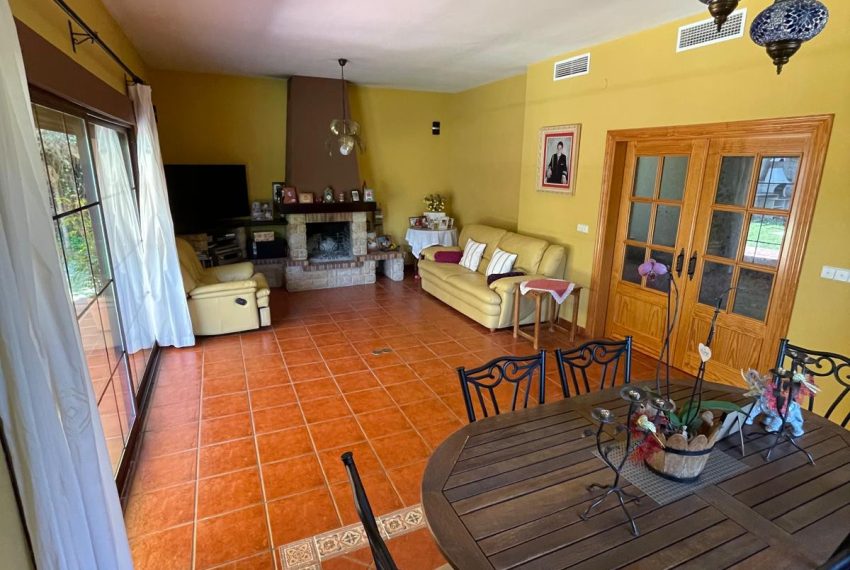 R4711024-Villa-For-Sale-San-Pedro-de-Alcantara-Detached-6-Beds-640-Built-5