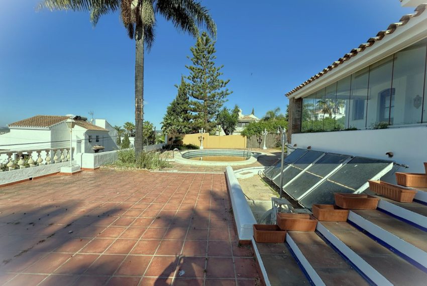 R4713499-Villa-For-Sale-Estepona-Detached-5-Beds-600-Built-4