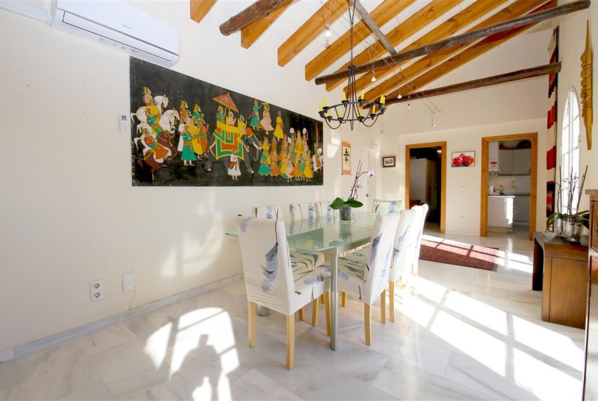 R4714012-Villa-For-Sale-Estepona-Detached-4-Beds-315-Built-4