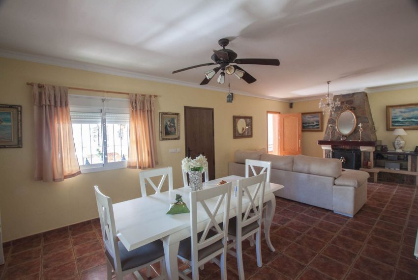 R4715716-Villa-For-Sale-Estepona-Finca-6-Beds-210-Built-10