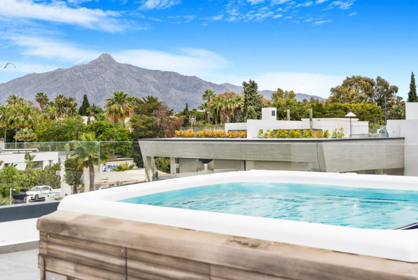 R4723288-Villa-For-Sale-Puerto-Banus-Semi-Detached-5-Beds-378-Built-4