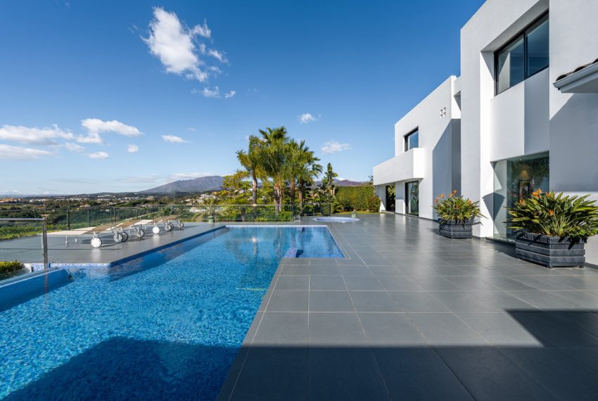 R4729957-Villa-For-Sale-Benahavis-Detached-5-Beds-595-Built-1