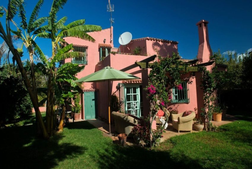 R4732207-Villa-For-Sale-Estepona-Finca-3-Beds-119-Built