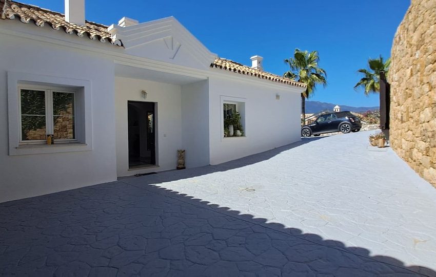 R4732519-Villa-For-Sale-Marbella-Detached-3-Beds-267-Built-1