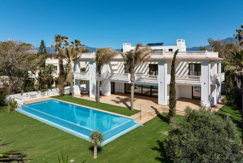 R4733866-Villa-For-Sale-Estepona-Detached-6-Beds-761-Built