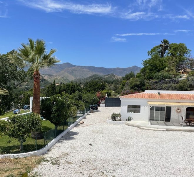 R4753942-Image 1-Finca - 3 Beds - 165 Built