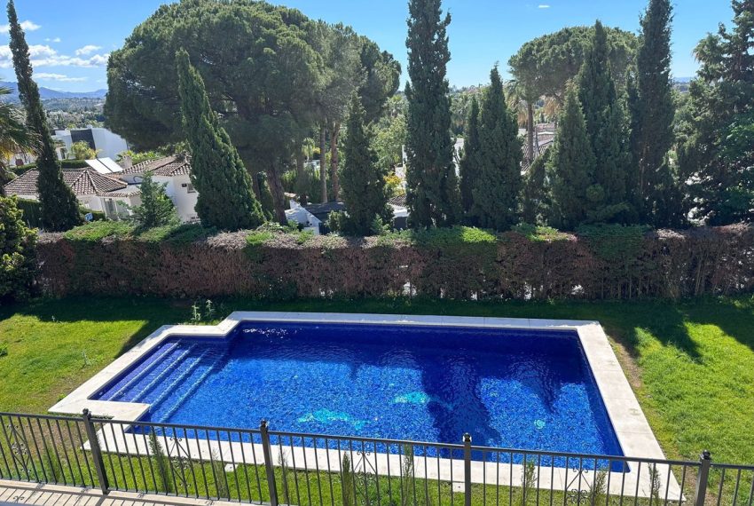 R4760671-Villa-For-Sale-Nueva-Andalucia-Detached-6-Beds-592-Built-1