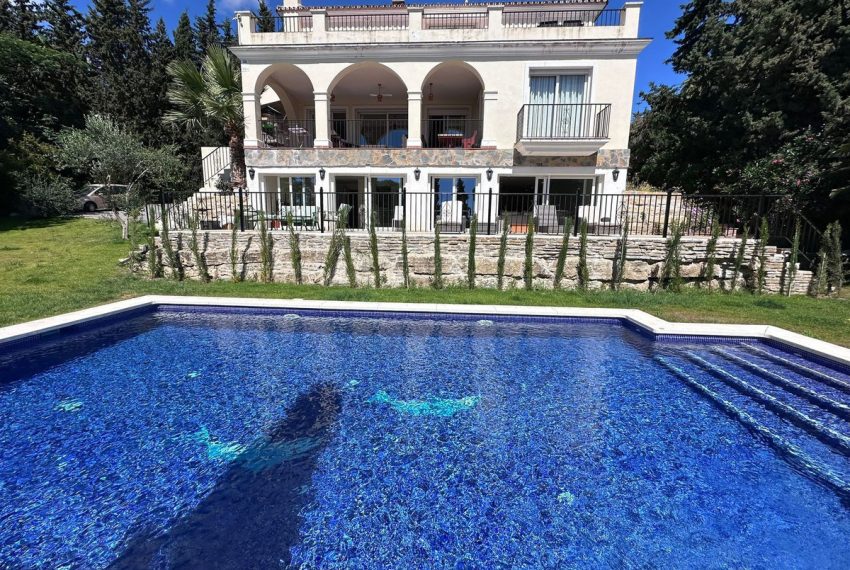 R4760671-Villa-For-Sale-Nueva-Andalucia-Detached-6-Beds-592-Built