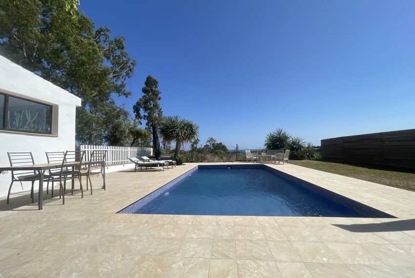 R4760932-Villa-For-Sale-Estepona-Finca-3-Beds-145-Built