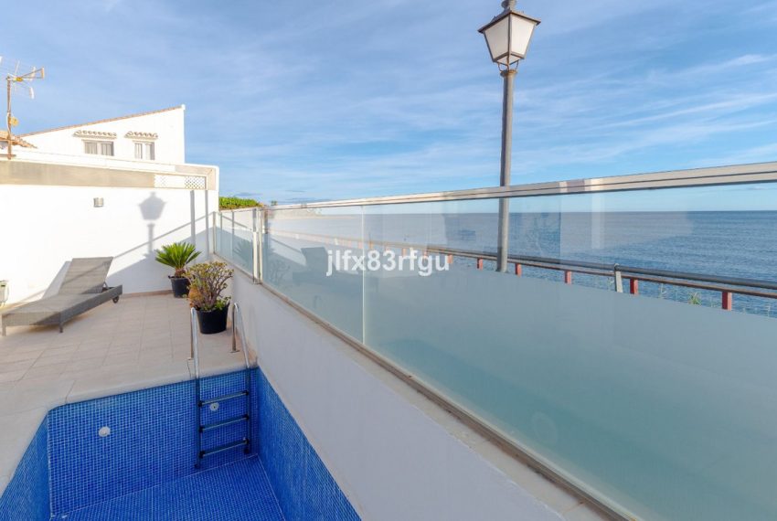 R4770784-Villa-For-Sale-Estepona-Detached-5-Beds-220-Built-2