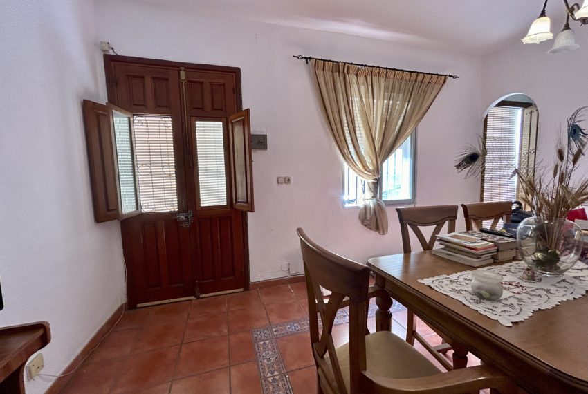 R4780432-Villa-For-Sale-Estepona-Detached-6-Beds-251-Built-4