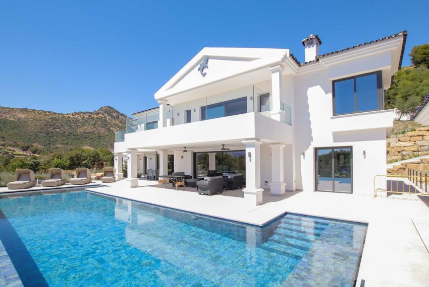 R4784035-Villa-For-Sale-Marbella-Detached-5-Beds-1451-Built-1