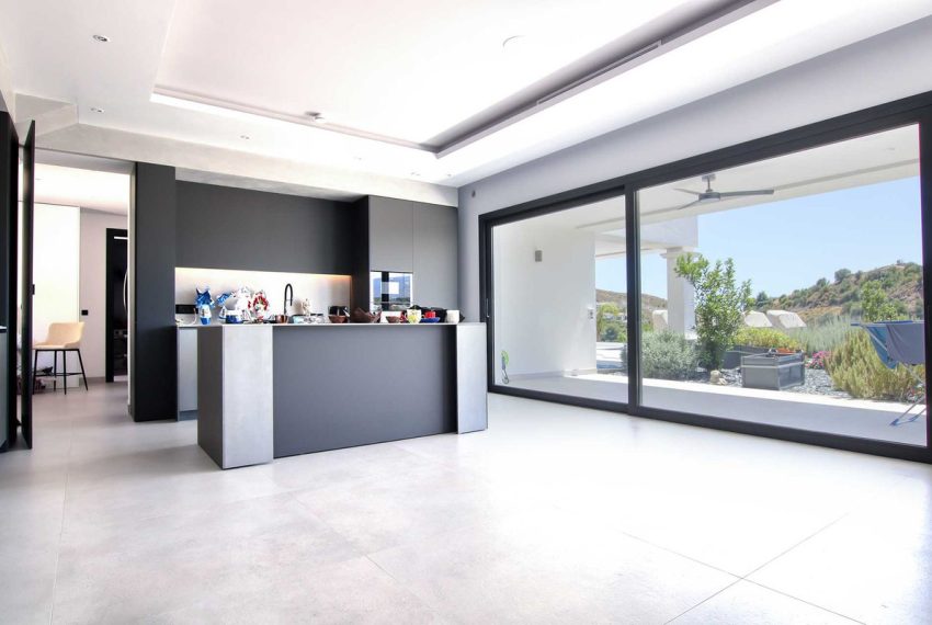 R4784035-Villa-For-Sale-Marbella-Detached-5-Beds-1451-Built-4