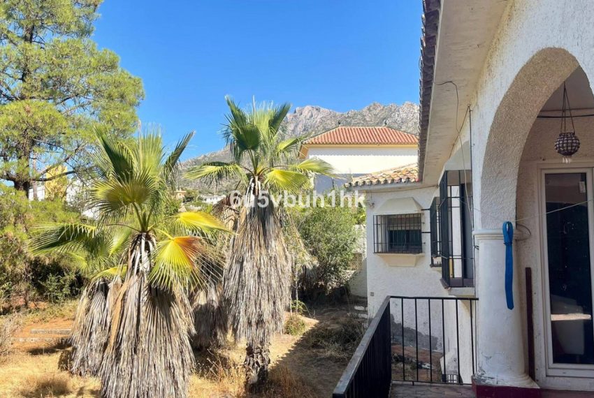 R4787692-Villa-For-Sale-Marbella-Detached-4-Beds-600-Built