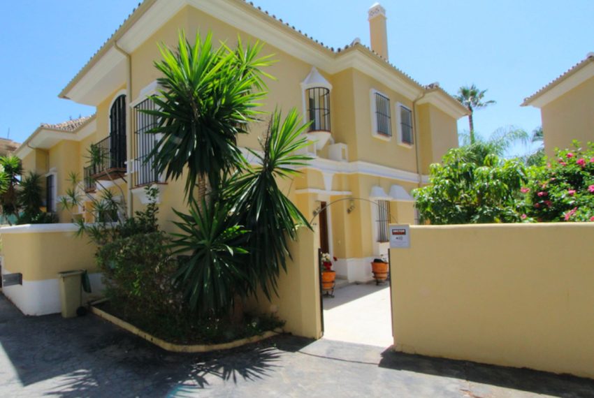 R4798708-Villa-For-Sale-Elviria-Semi-Detached-3-Beds-176-Built