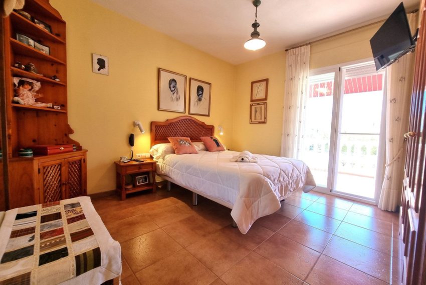 R4808389-Townhouse-For-Sale-San-Pedro-de-Alcantara-Terraced-3-Beds-178-Built-3