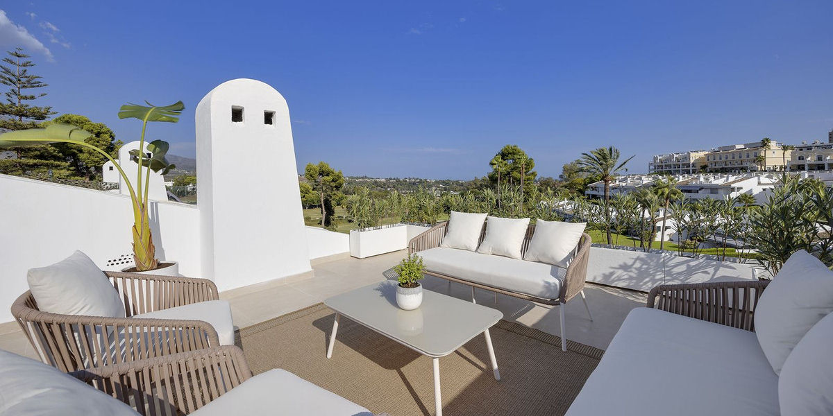 Penthouse  Apartment | €720000 | 3 Beds | Nueva Andalucía