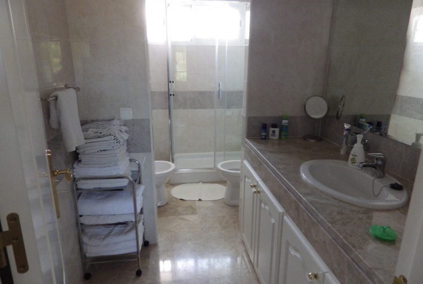 R4830913-Townhouse-For-Sale-Nueva-Andalucia-Terraced-5-Beds-160-Built-17