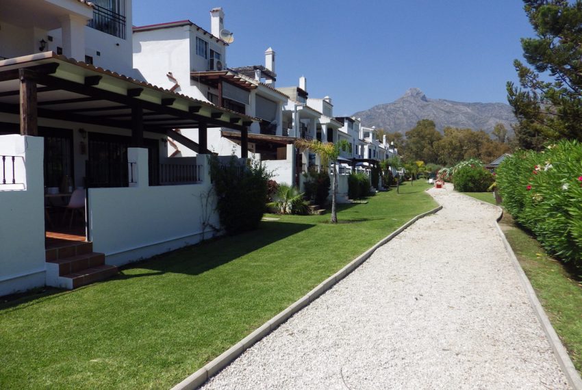 R4830913-Townhouse-For-Sale-Nueva-Andalucia-Terraced-5-Beds-160-Built-4