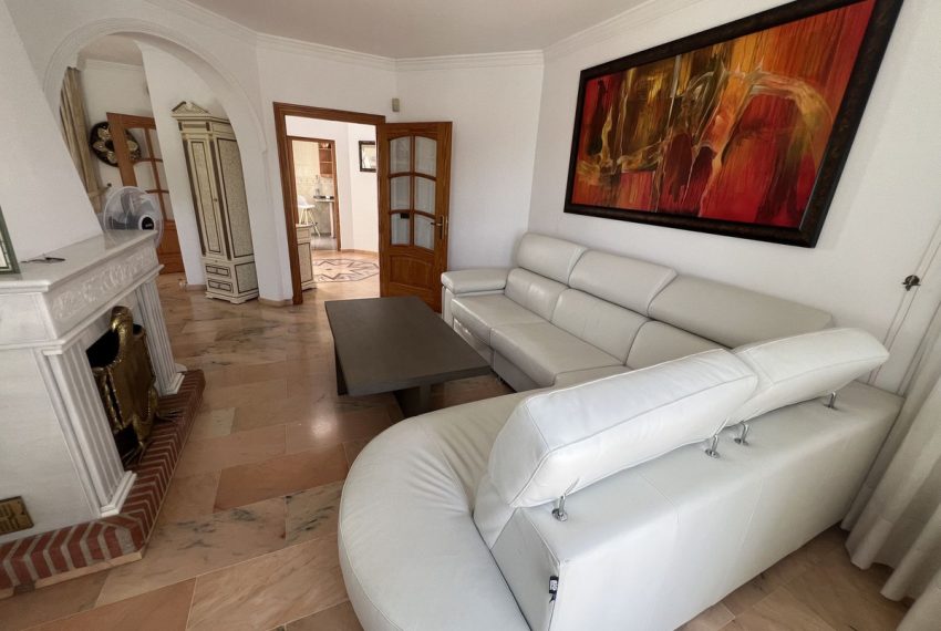 R4835890-Villa-For-Sale-San-Pedro-de-Alcantara-Semi-Detached-5-Beds-353-Built-5