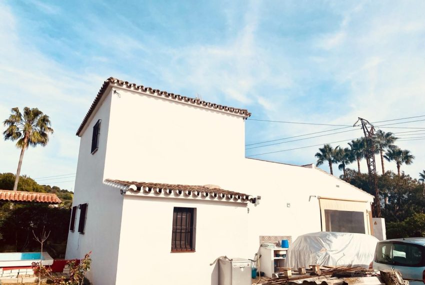 R4838839-Villa-For-Sale-Estepona-Finca-3-Beds-112-Built