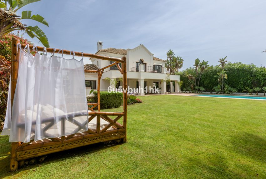 R4841407-Villa-For-Sale-Estepona-Detached-6-Beds-647-Built-4