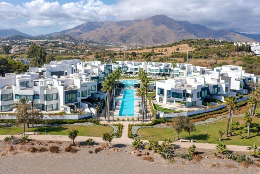 R4847443-Villa-For-Sale-Estepona-Semi-Detached-5-Beds-465-Built-3